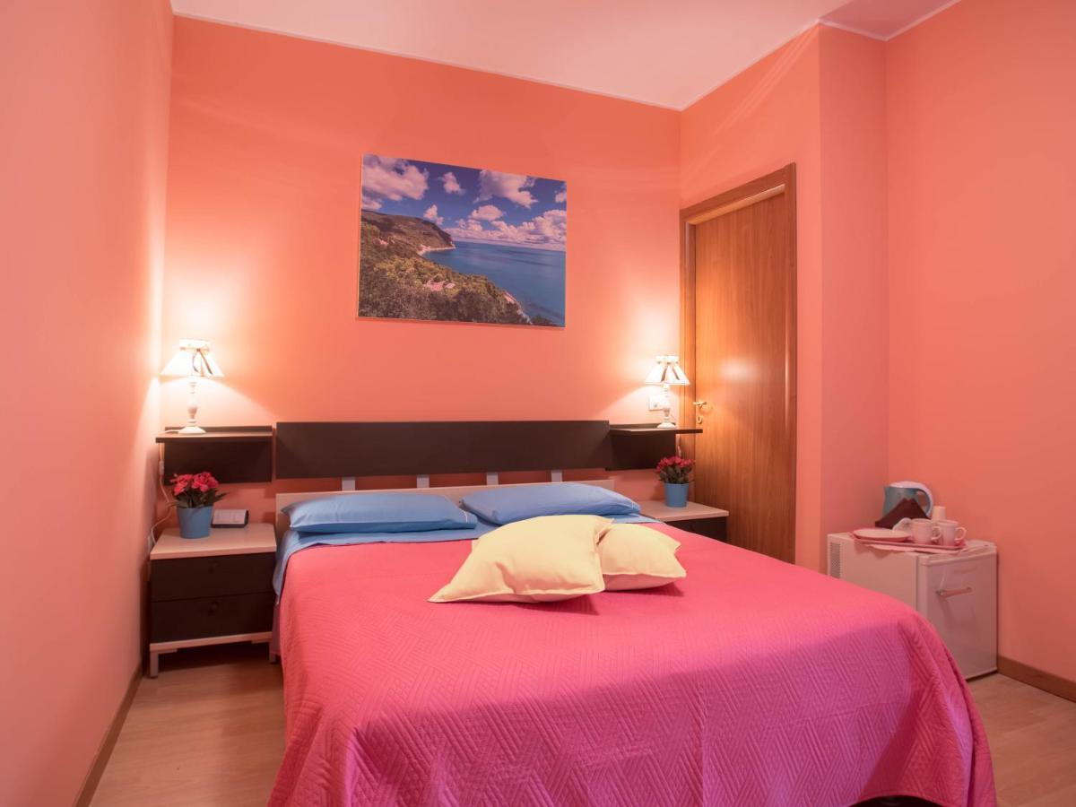 Juliette Rooms Iesi Exteriér fotografie