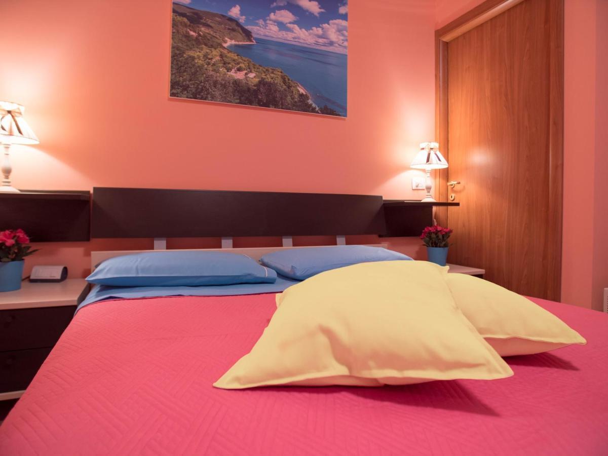 Juliette Rooms Iesi Exteriér fotografie